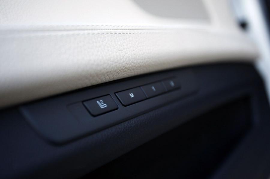  BMW 740Li 2011 года  (фото 12 из 48)
